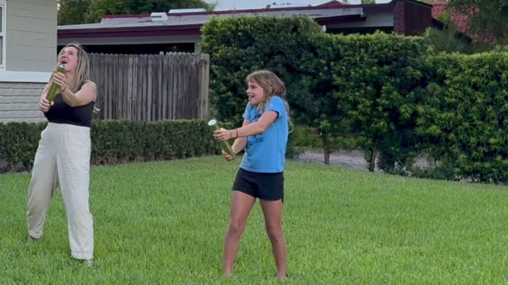 Best gender reveal confetti powder cannon young daughter trying to twist to set off