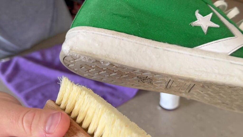 Jason Markk shoe cleaner review creates good lather on shoe