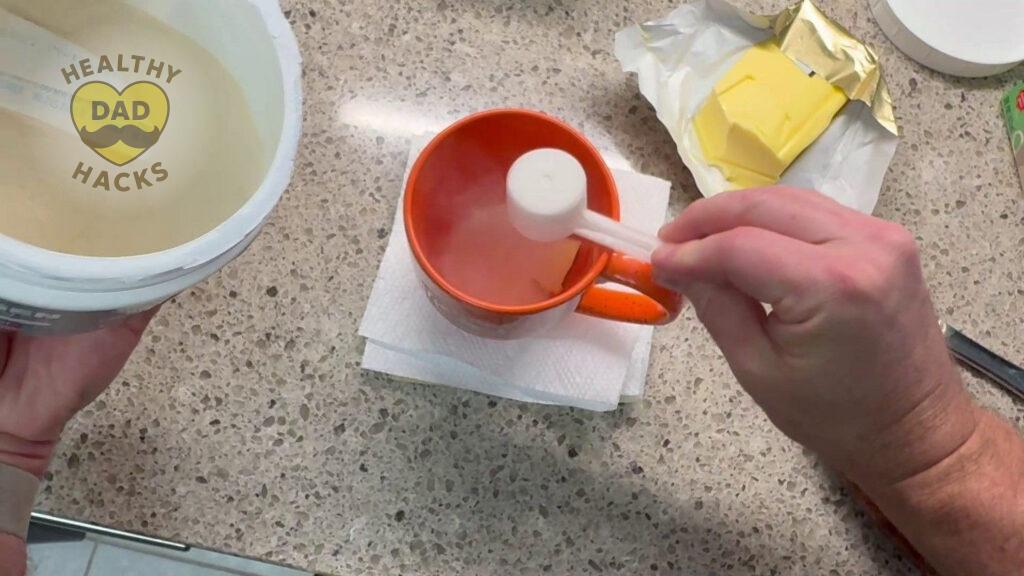Best handheld milk frother Zulay review - adding collagen powder
