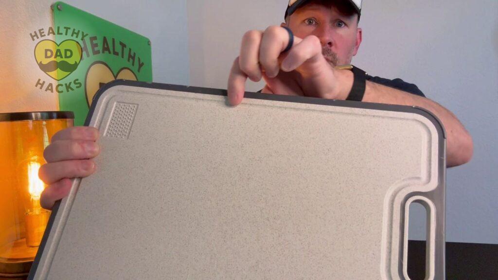 Juice groove on Sumzzz Cutting Board