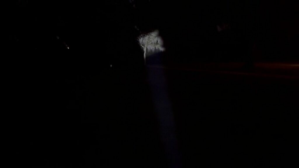 Zoom demo of GearLight S2000 LED Flashlight review